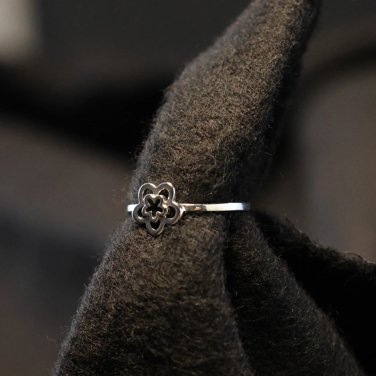 Silver flower children's ring 998304