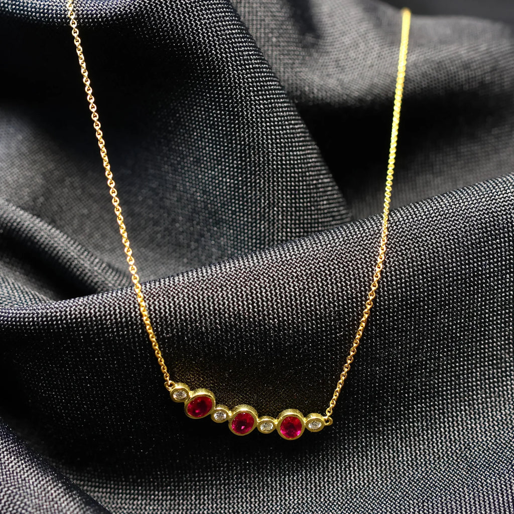 Necklace yellow gold 18 carat brilliant ruby charm 068539RA