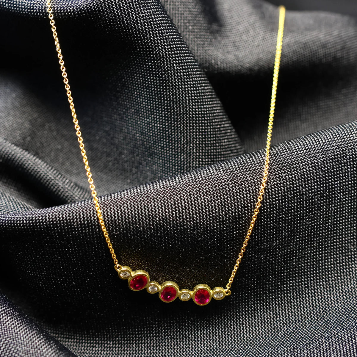 Necklace yellow gold 18 carat brilliant ruby charm 068539RA