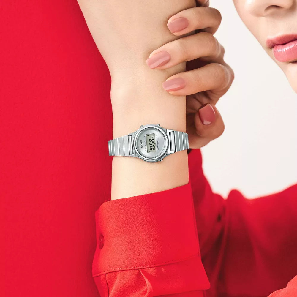 Casio watch ladies LA700WE-7AEF vintage silver round dial