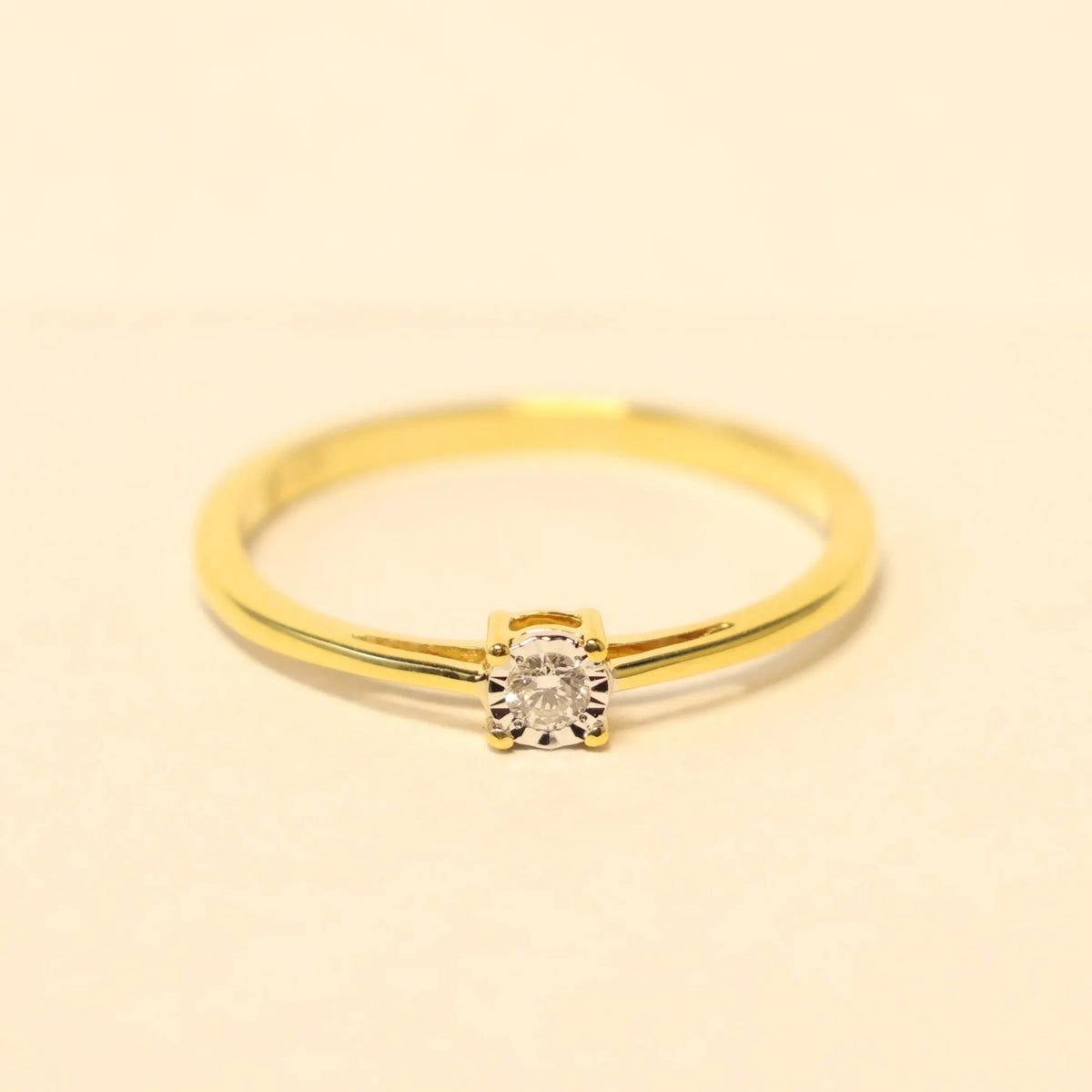 Gold ring 18 carat yellow brilliant 9A1824A cube setting