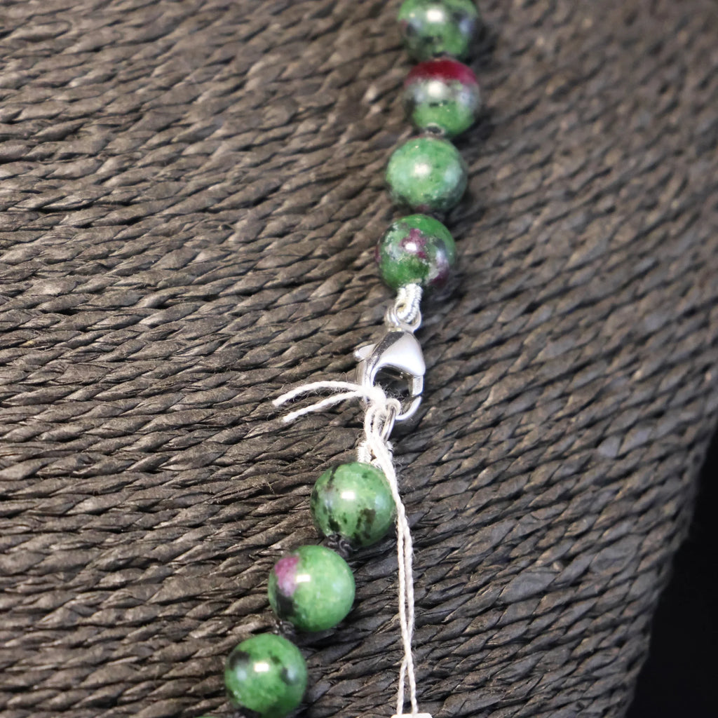 Semi-precious stone Ruby zoisite Necklace with silver clasp 00655325