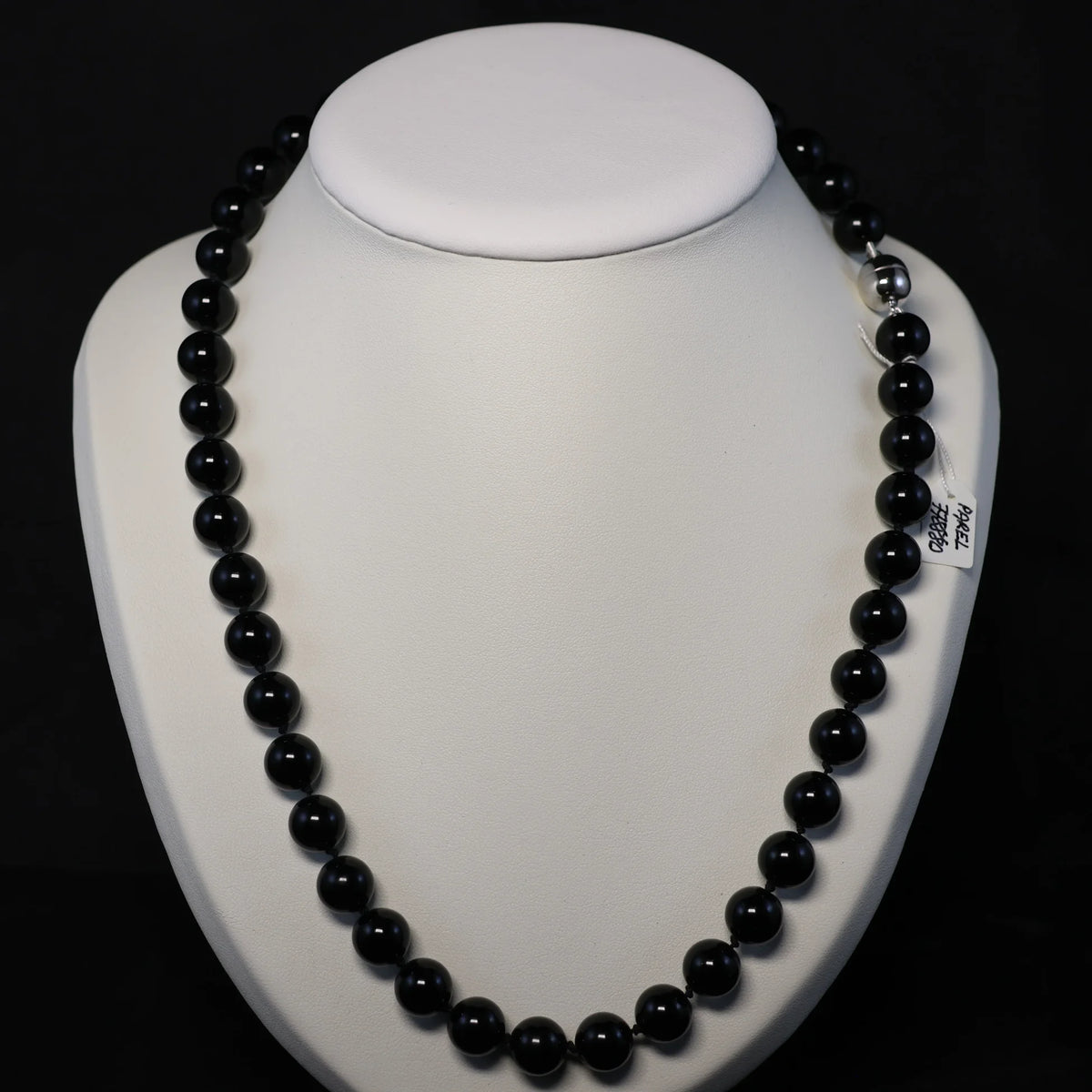 Semi-precious stone Onyx Necklace with silver magnetic clasp 00235201/b