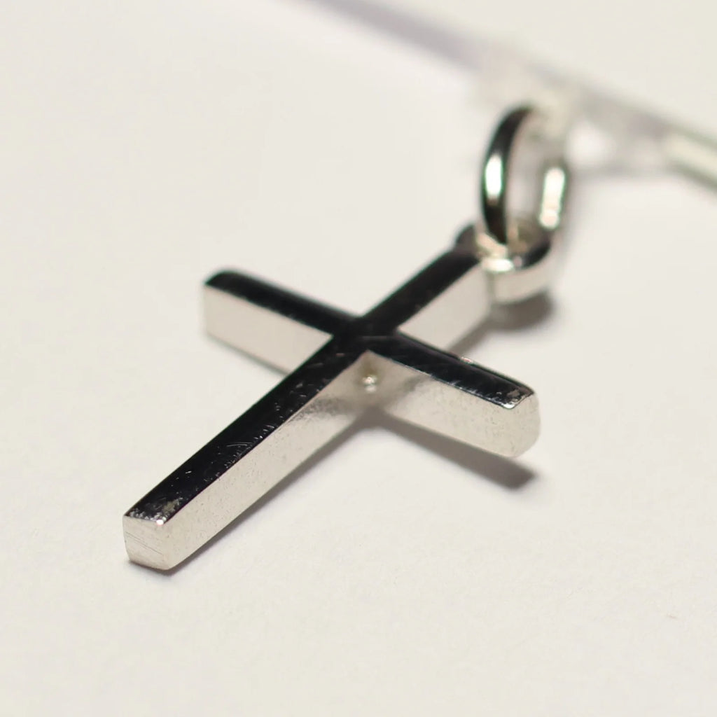 Silver small cross pendant 15mm