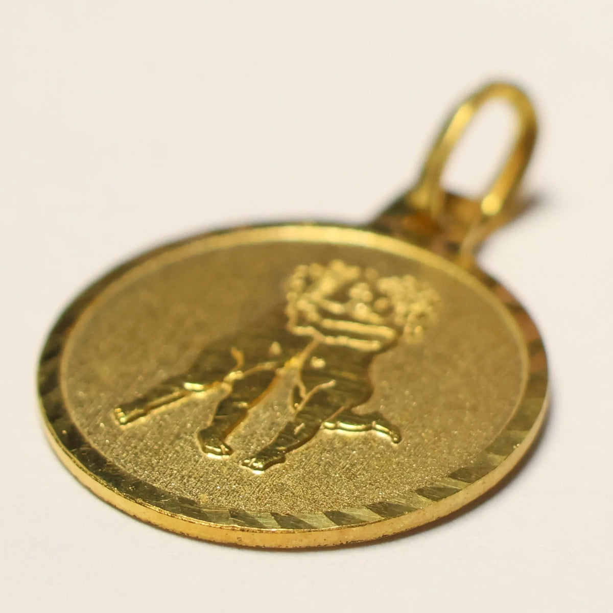 Tresor plaque zodiac sign round pendant twins