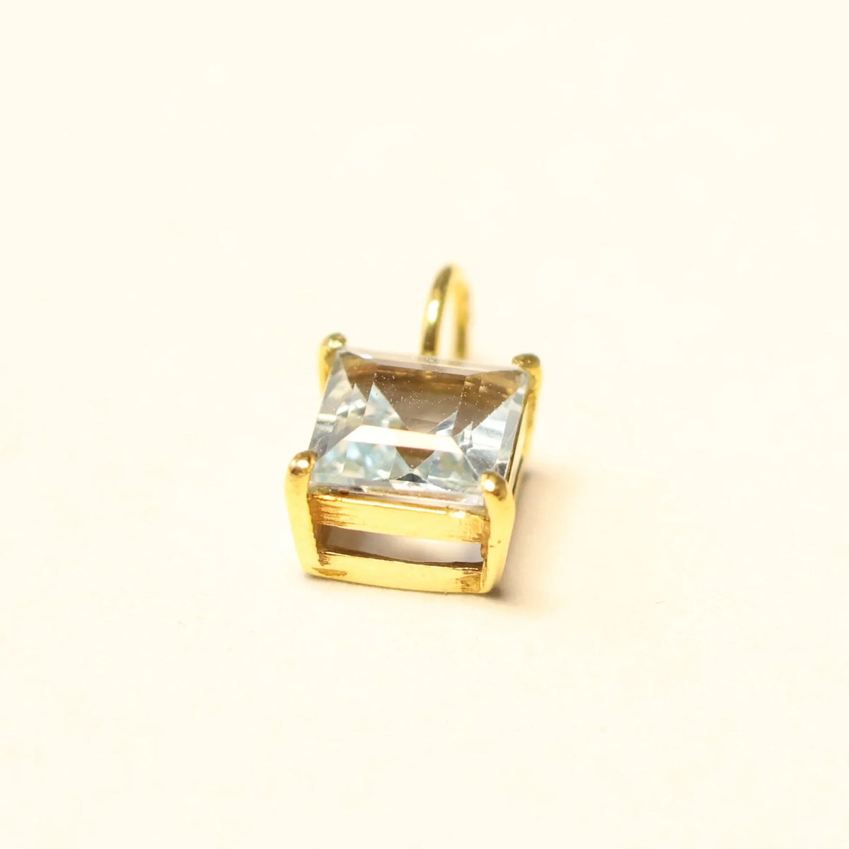 18kt yellow gold square pendant with topaz 066852/T