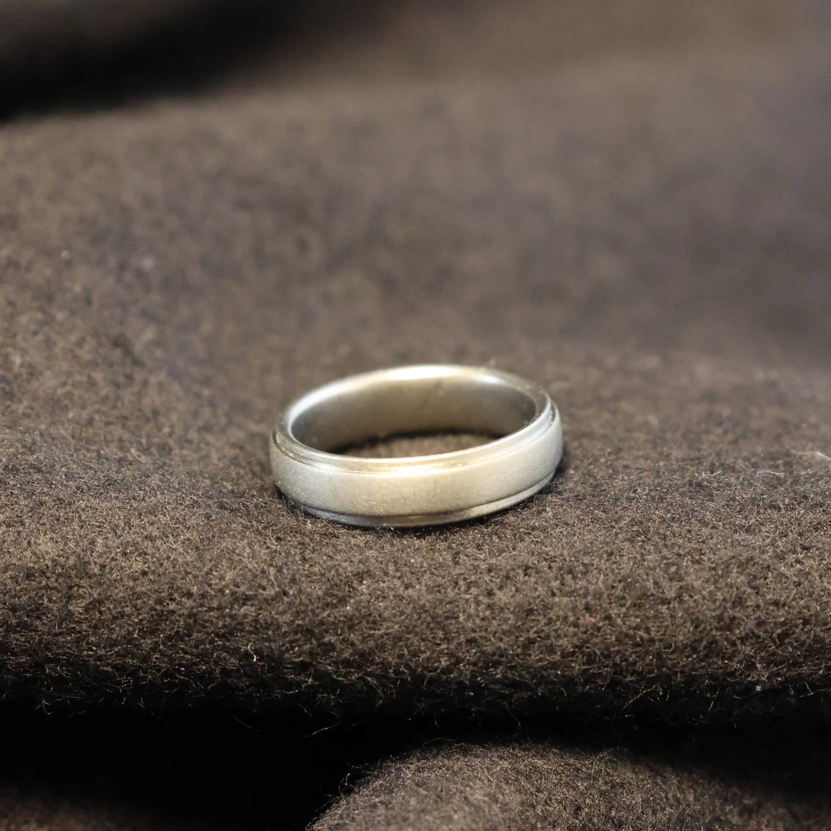 Outlet titanium ring M653 size: 53