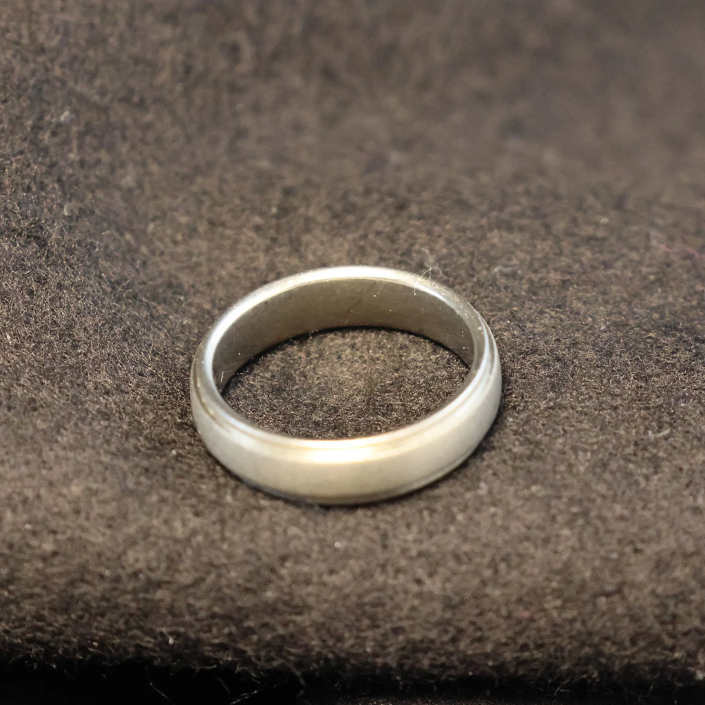Outlet titanium ring M653 size: 53