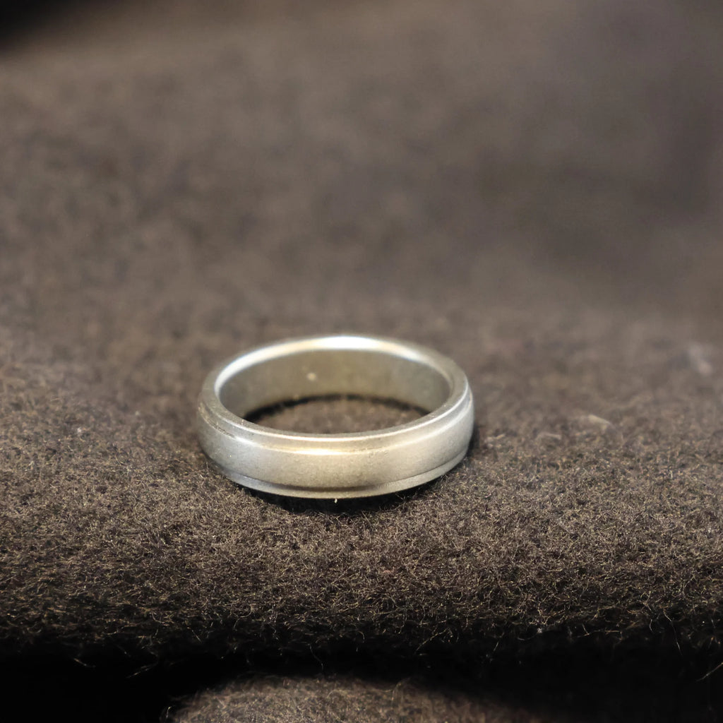 Outlet titanium ring M653 size: 53