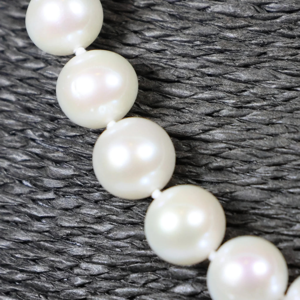 Pearl necklace 46cm 18 carat yellow gold ball clasp 11mm freshwater pearl
