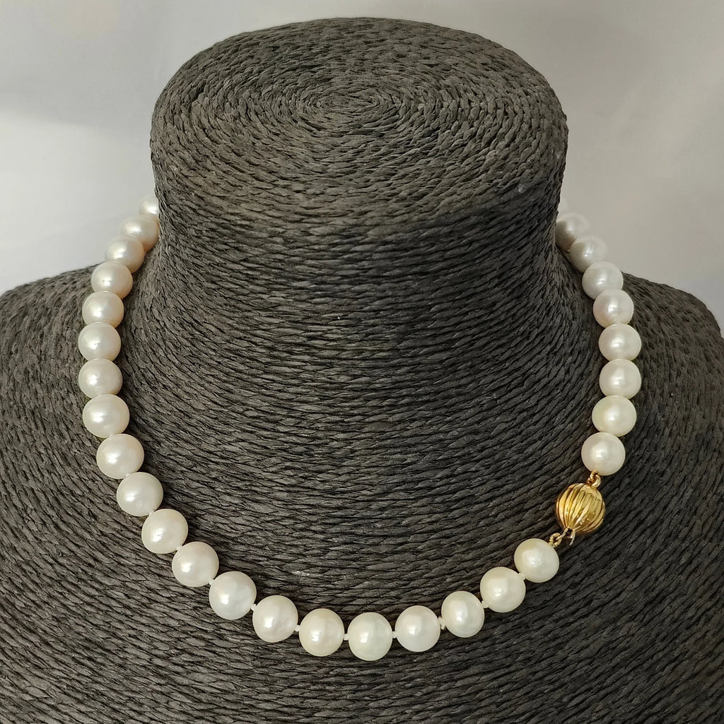 Pearl necklace 46cm 18 carat yellow gold ball clasp 11mm freshwater pearl